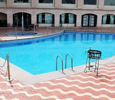 Hotel Ark Continental Rudrapur Zewnętrze zdjęcie